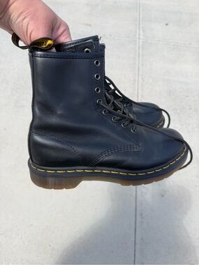 DOC MARTENS Air Wair 1460 W Women's Black Boots Combat Style Size 8 US L